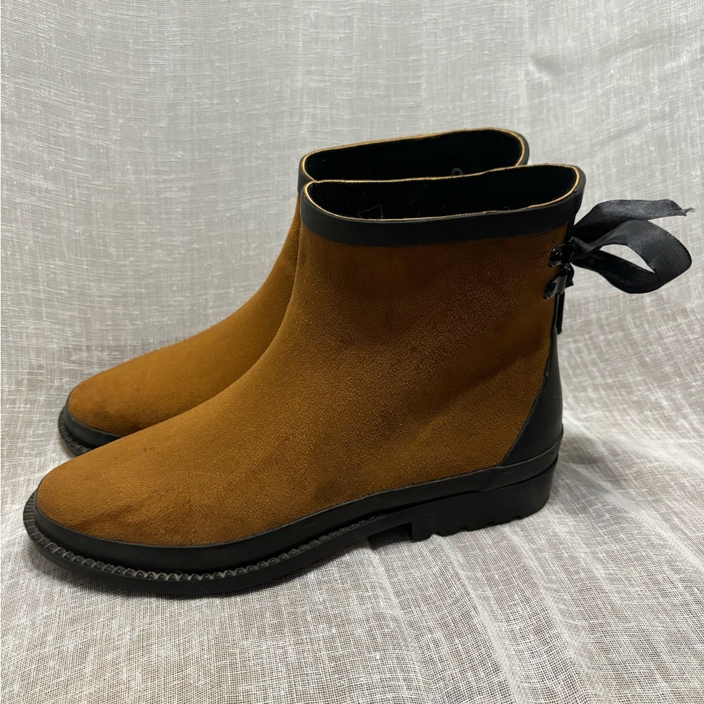 Journee Collection SZ 9 Burke Suede Rainboots w/ Black Ribbon Detail In Back
